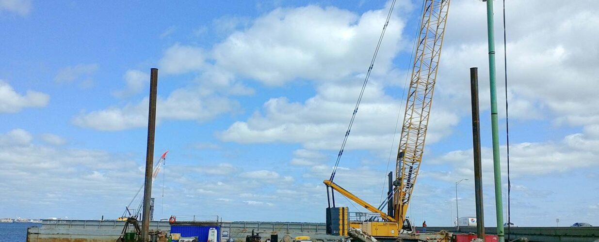 cranes at Pensacola Bay Bridge construction site