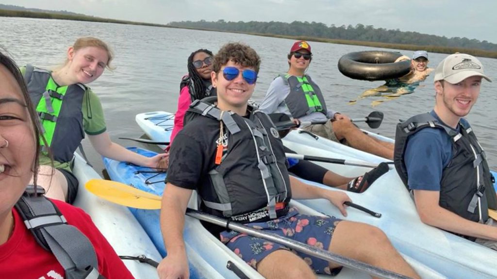 Halff's Jacksonville employees going kayaking for team building activity
