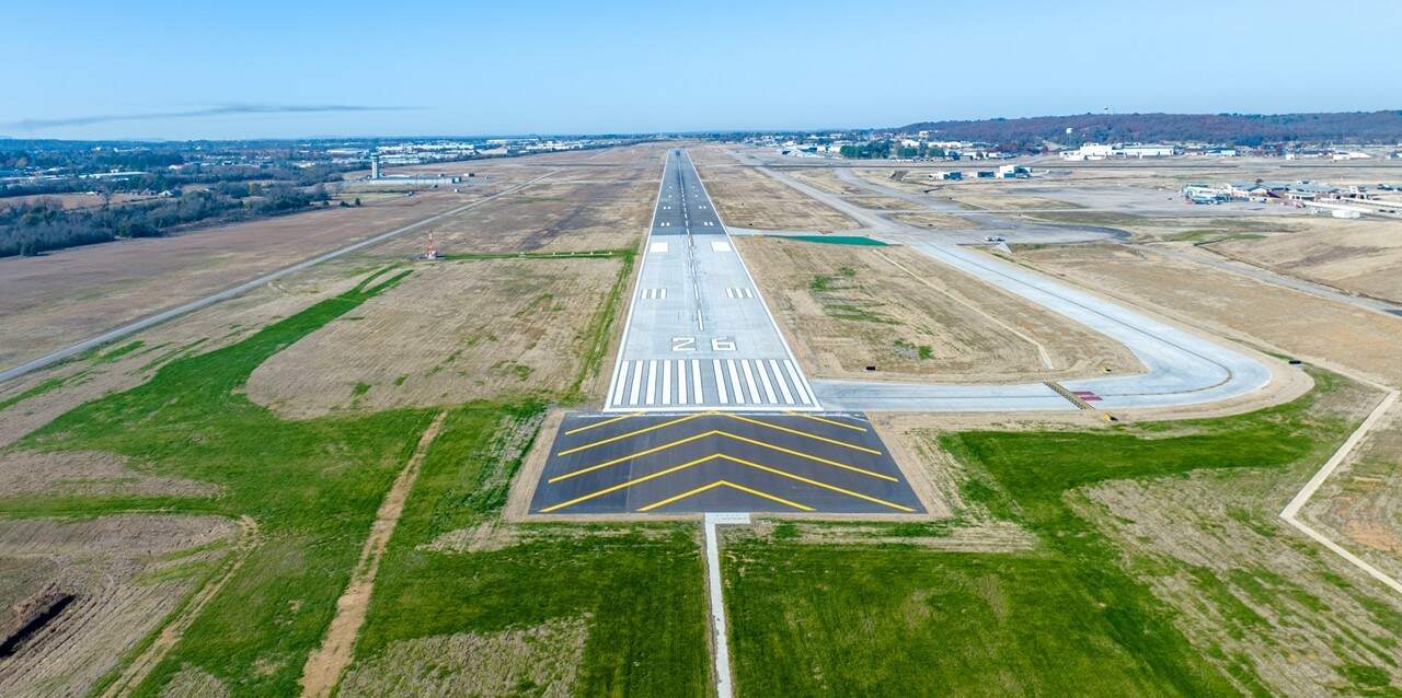 Project Spotlight Fort Smith Regional Airport Runway 8 26 Extension